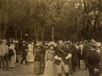 Les fêtes universitaires de Lausanne, Bois de Sauvabelin, 17-20 mai 1891. (© UNIL Archives)