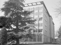 Bâtiment de l\'ancien Hôtel Savoy à l\'époque de sa transformation pour l\'Ecole polytechnique de l\'Université de Lausanne, vers 1960. (Madeleine & Elisabeth Fontannaz © Musée historique de Lausanne)