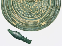 La mystérieuse parure de Dorigny datant sans doute du VIIe siècle av. J.-C.