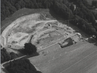 Vue aérienne de la construction de l’Unicentre et de l’Unithèque, juillet 1979. (Henri Germond © BUD)