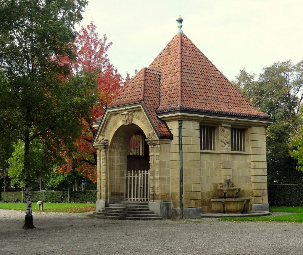 Chapelle de Tell (architecte: Georges Epitaux ), 1915, Édifice, Lausanne. (Photo tirée du site notrehistoire.ch).
