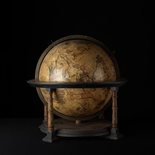 Globe céleste avant restauration